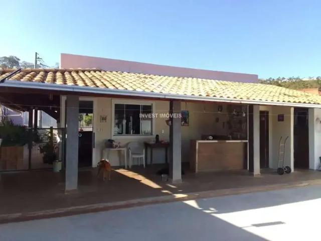 Casa / Sobrado para Venda em Chácara/MG Centro 3 Quartos