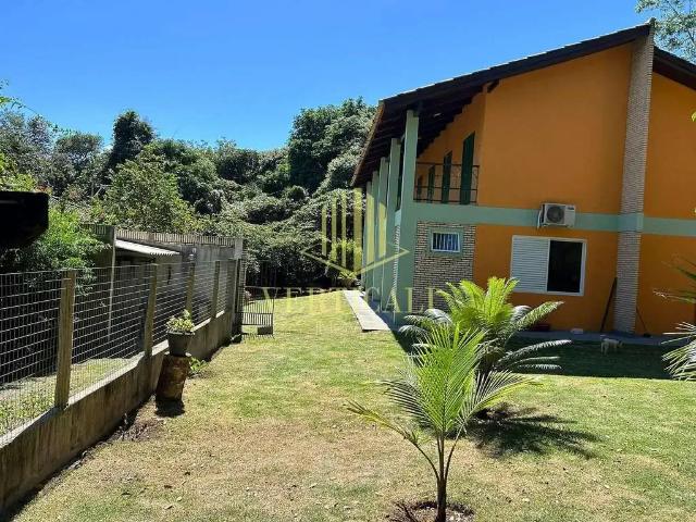 Casa / Sobrado para Venda em Chapada dos Guimarães/MT Zona Rural 5 Quartos