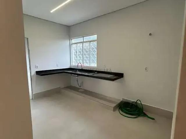 Casa / Sobrado para Venda em Chapada dos Guimarães/MT Bom Clima 3 Quartos