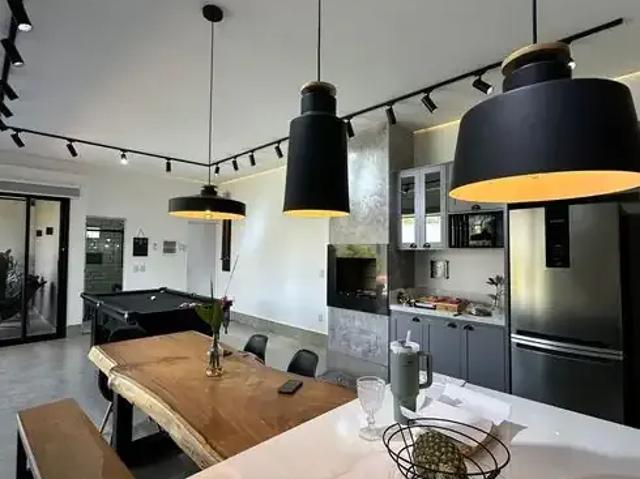 Casa / Sobrado para Venda em Chapada dos Guimarães/MT Centro 2 Quartos