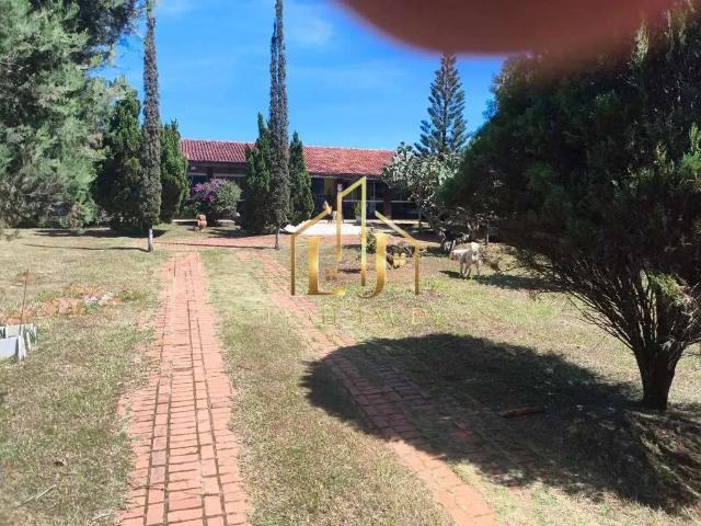 Casa / Sobrado para Venda em Chapada dos Guimarães/MT Centro 4 Quartos