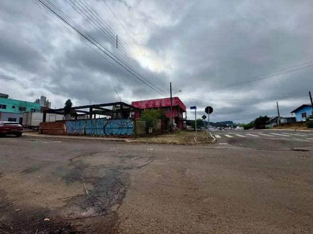 Casa / Sobrado para Venda em Chapecó/SC Presidente Médici 4 Quartos
