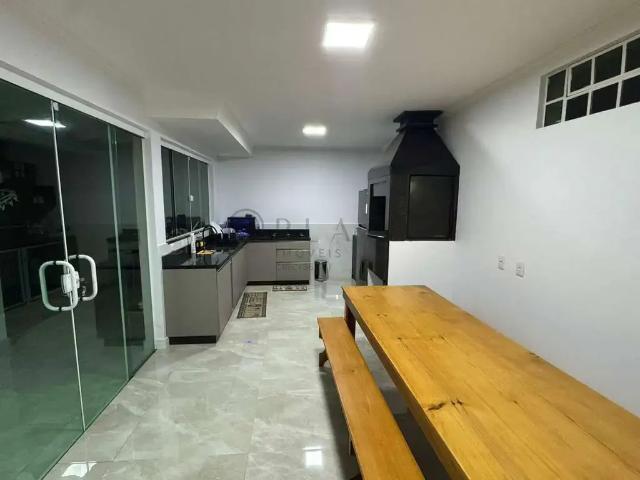 Casa / Sobrado para Venda em Chapecó/SC Presidente Médici 5 Quartos