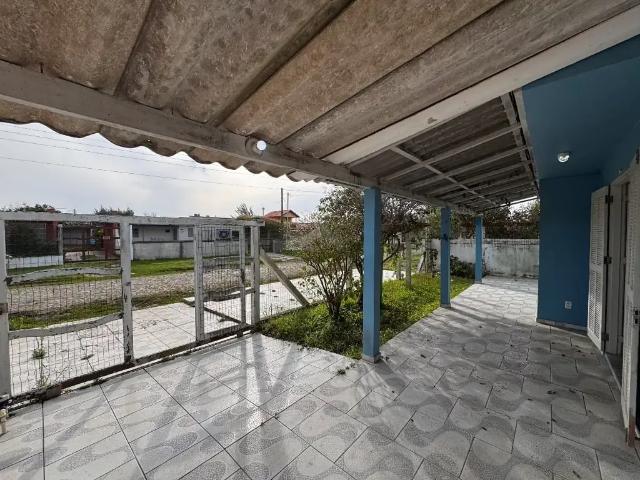 Casa / Sobrado para Venda em Cidreira/RS Nazaré 4 Quartos
