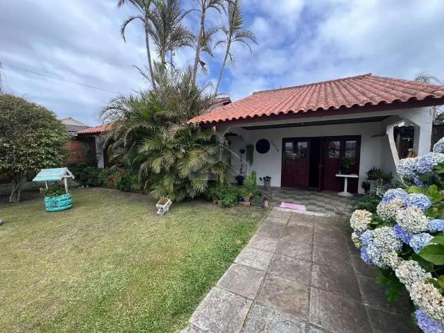 Casa / Sobrado para Venda em Cidreira/RS Nazaré 3 Quartos