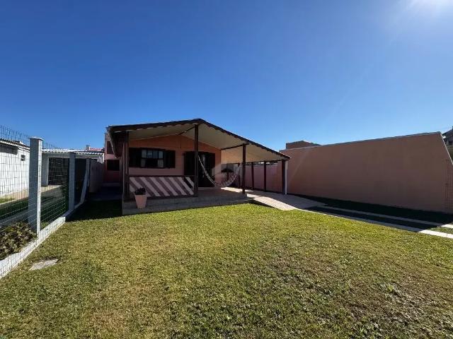 Casa / Sobrado para Venda em Cidreira/RS Nazaré 3 Quartos