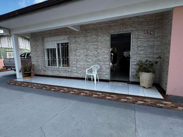 Casa / Sobrado para Venda em Cidreira/RS Centro 4 Quartos