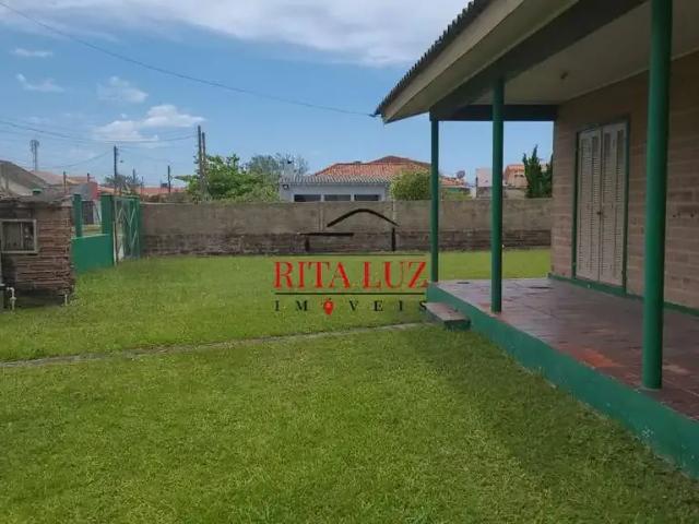 Casa / Sobrado para Venda em Cidreira/RS Centro 4 Quartos