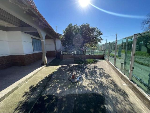 Casa / Sobrado para Venda em Cidreira/RS Centro 4 Quartos