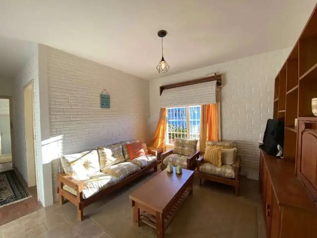 Casa / Sobrado para Venda em Cidreira/RS Centro 4 Quartos