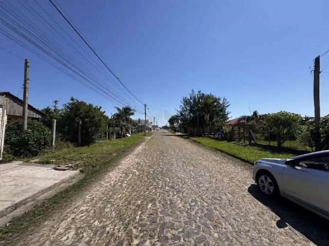Casa / Sobrado para Venda em Cidreira/RS Centro 4 Quartos