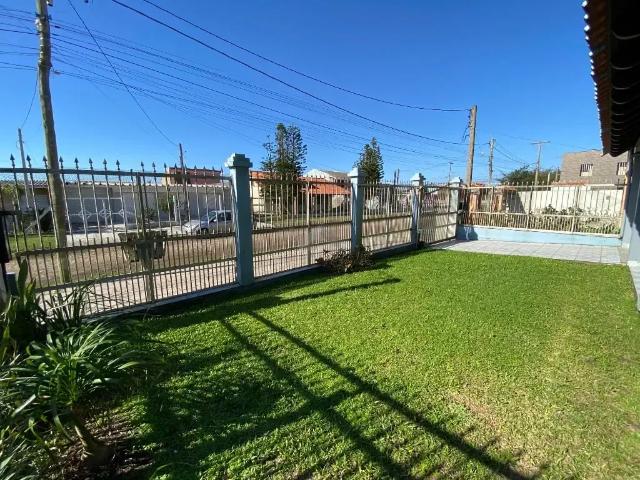 Casa / Sobrado para Venda em Cidreira/RS Centro 5 Quartos