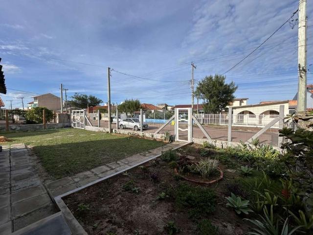 Casa / Sobrado para Venda em Cidreira/RS Centro 5 Quartos