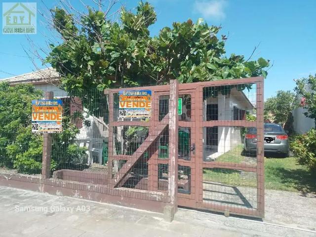 Casa / Sobrado para Venda em Cidreira/RS Centro 5 Quartos