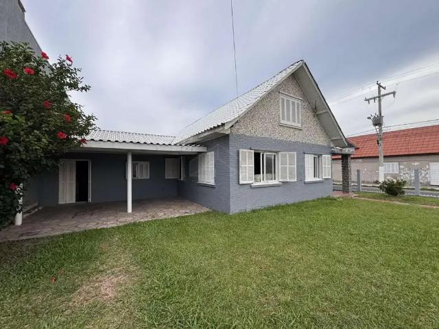 Casa / Sobrado para Venda em Cidreira/RS Centro 6 Quartos