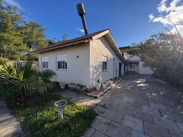 Casa / Sobrado para Venda em Cidreira/RS Centro 3 Quartos