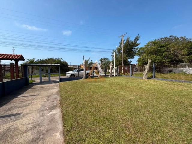 Casa / Sobrado para Venda em Cidreira/RS Centro 3 Quartos