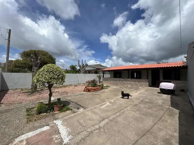 Casa / Sobrado para Venda em Cidreira/RS Centro 3 Quartos