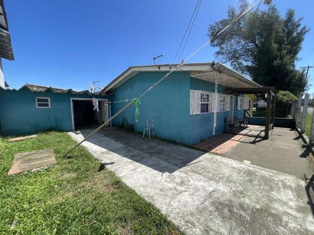 Casa / Sobrado para Venda em Cidreira/RS Centro 3 Quartos