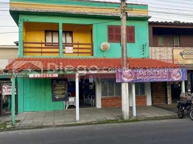 Casa / Sobrado para Venda em Cidreira/RS Centro 3 Quartos