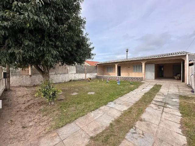 Casa / Sobrado para Venda em Cidreira/RS Centro 3 Quartos