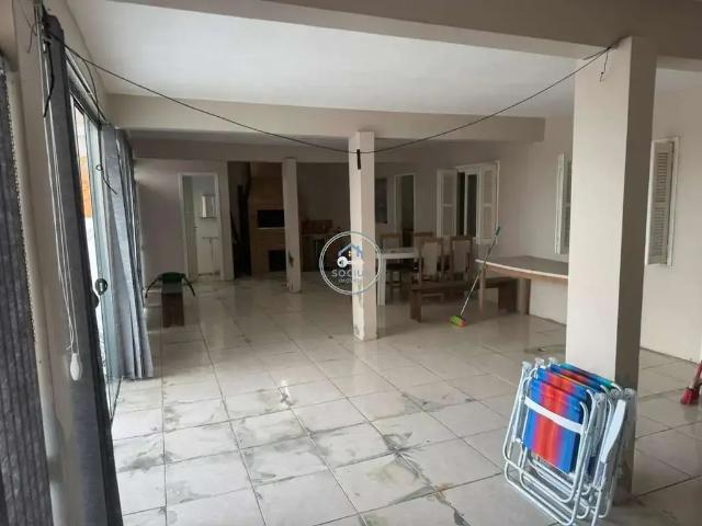 Casa / Sobrado para Venda em Cidreira/RS Centro 3 Quartos
