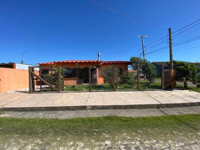 Casa / Sobrado para Venda em Cidreira/RS Centro 3 Quartos