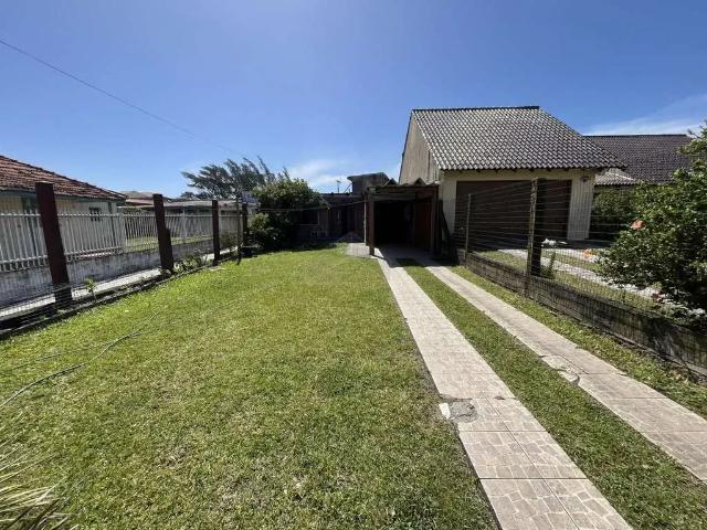 Casa / Sobrado para Venda em Cidreira/RS Centro 3 Quartos