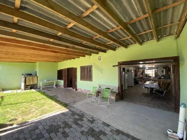 Casa / Sobrado para Venda em Cidreira/RS Costa do Sol 4 Quartos
