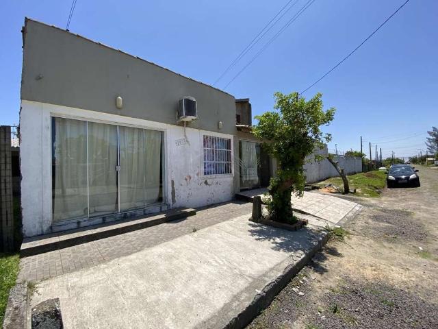 Casa / Sobrado para Venda em Cidreira/RS Parque Dos Pinos 5 Quartos