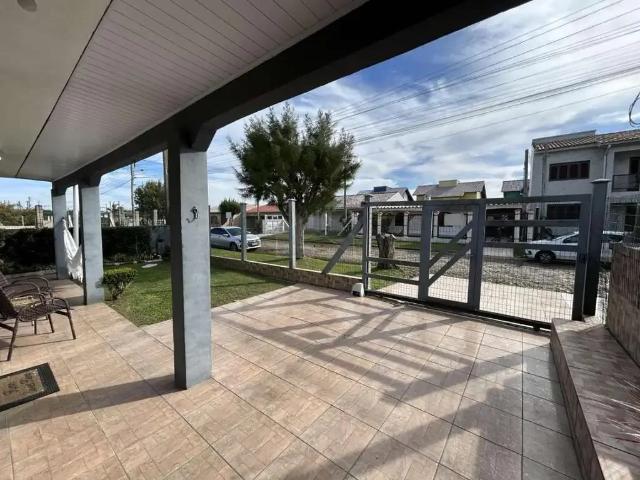 Casa / Sobrado para Venda em Cidreira/RS Salinas 4 Quartos