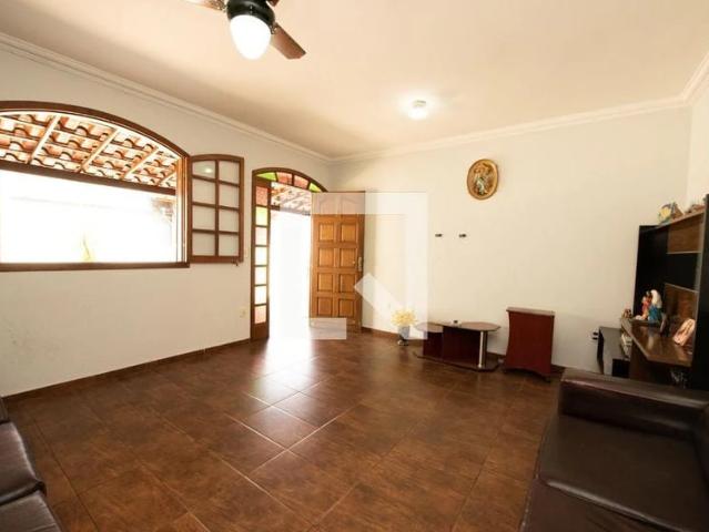 Casa / Sobrado para Venda em Contagem/MG Monte Castelo 4 Quartos