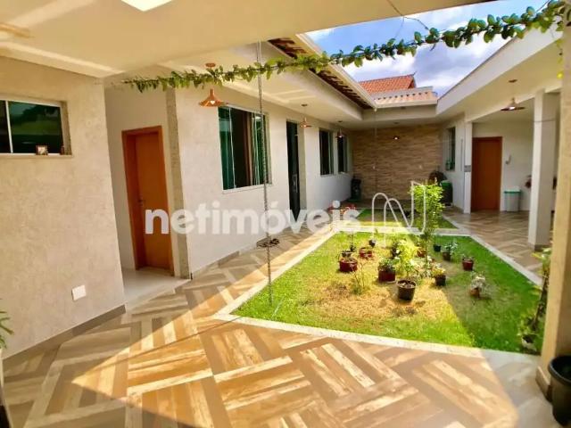 Casa / Sobrado para Venda em Contagem/MG Novo Riacho 3 Quartos