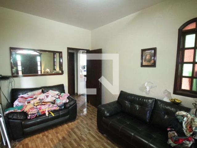 Casa / Sobrado para Venda em Contagem/MG Água Branca 4 Quartos
