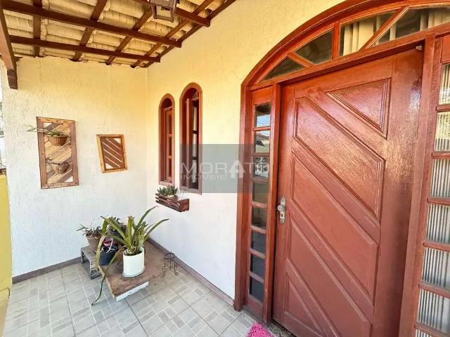 Casa / Sobrado para Venda em Contagem/MG Carajás 3 Quartos