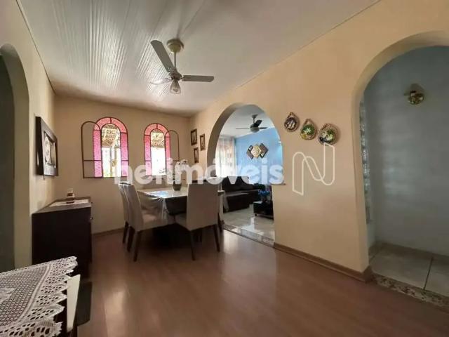 Casa / Sobrado para Venda em Contagem/MG Carajás 3 Quartos