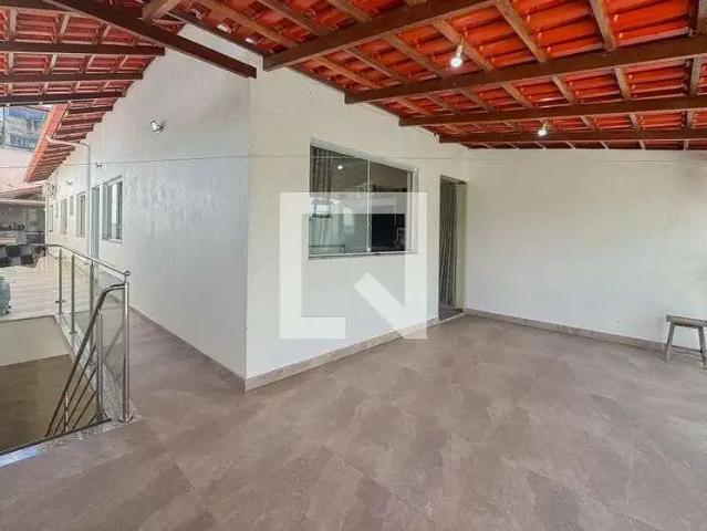 Casa / Sobrado para Venda em Contagem/MG Colonial 3 Quartos