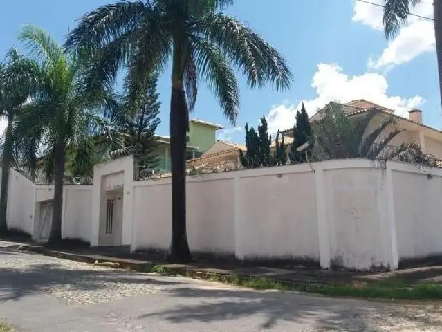 Casa / Sobrado para Venda em Contagem/MG Colonial 4 Quartos