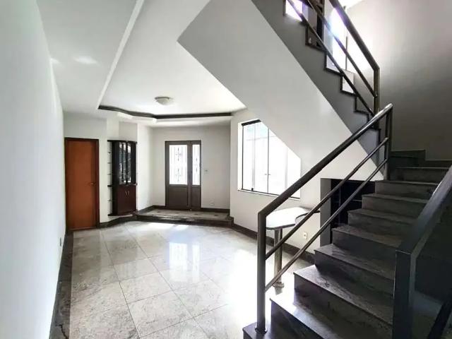 Casa / Sobrado para Venda em Contagem/MG Inconfidentes 5 Quartos