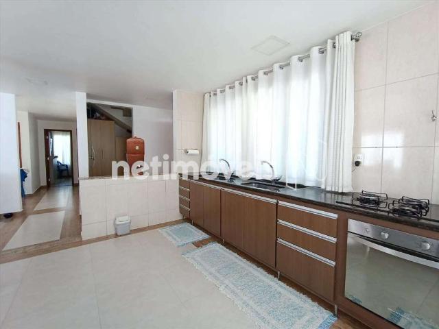 Casa / Sobrado para Venda em Contagem/MG Lúcio de Abreu 5 Quartos