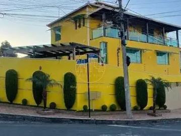 Casa / Sobrado para Venda em Contagem/MG Lúcio de Abreu 5 Quartos