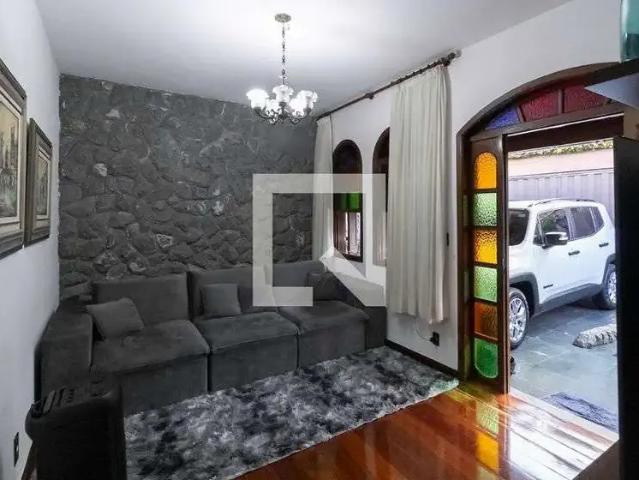 Casa / Sobrado para Venda em Contagem/MG Parque Recreio 3 Quartos