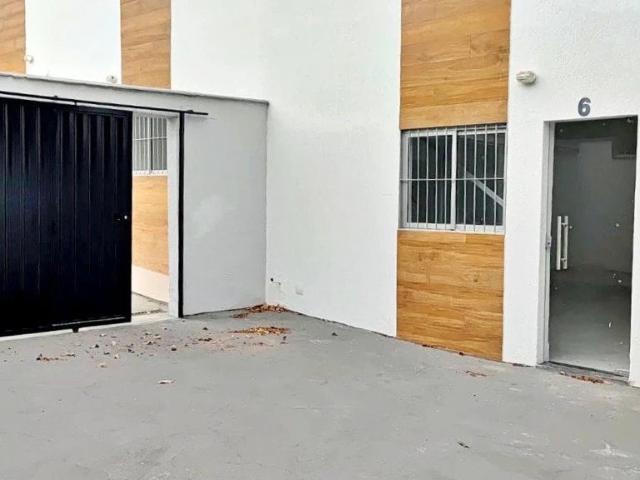 Casa / Sobrado para Venda em Contagem/MG Praia 2 Quartos