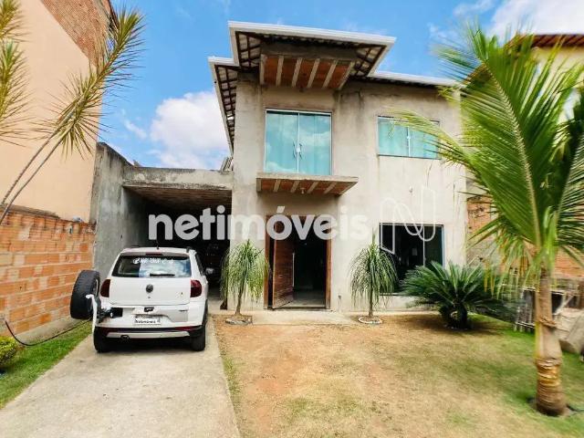 Casa / Sobrado para Venda em Contagem/MG Sapucaia II 3 Quartos