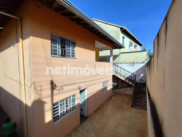 Casa / Sobrado para Venda em Contagem/MG Três Barras 7 Quartos