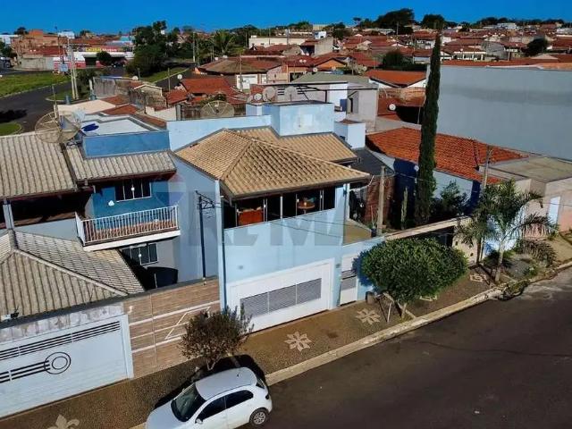 Casa / Sobrado para Venda em Conchal/SP Centro 4 Quartos