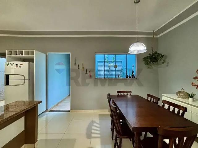 Casa / Sobrado para Venda em Conchal/SP Lago 4 Quartos