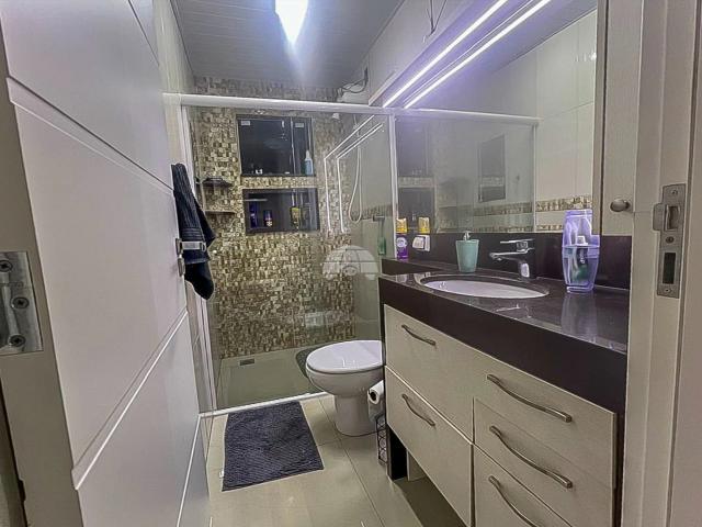 Casa / Sobrado para Venda em Colombo/PR Arruda 4 Quartos