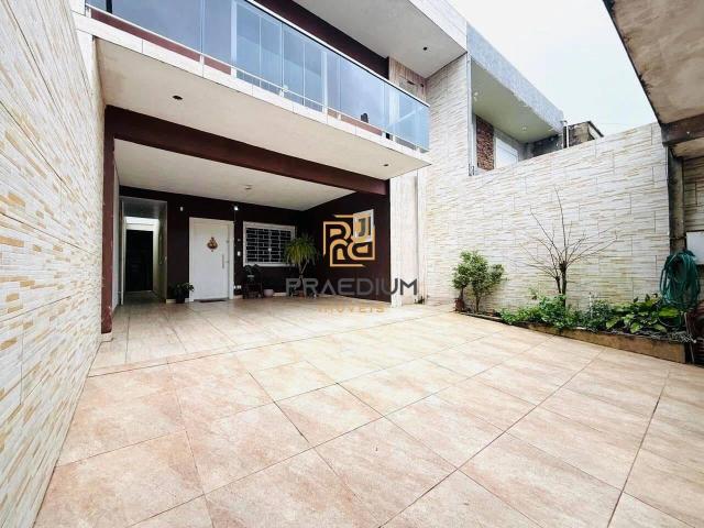 Casa / Sobrado para Venda em Colombo/PR Atuba 4 Quartos