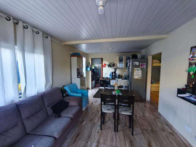 Casa / Sobrado para Venda em Colombo/PR Guaraituba 4 Quartos